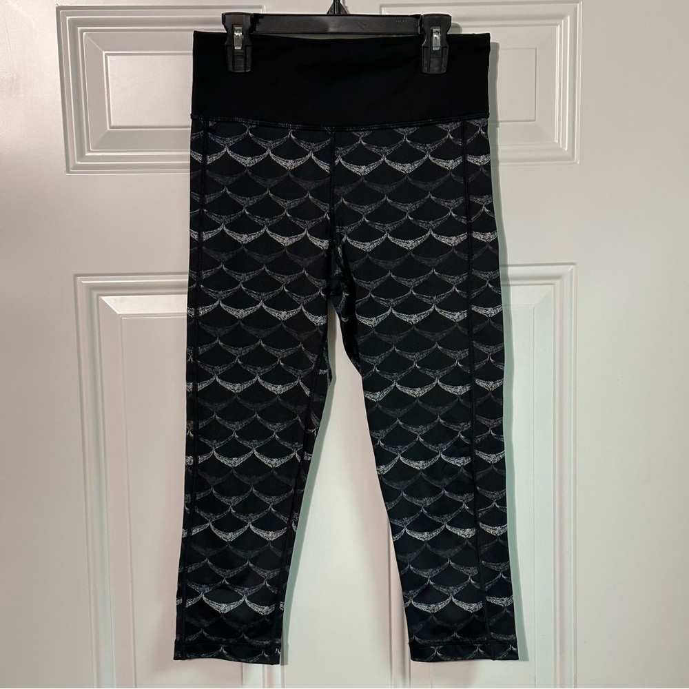 VINEYARD VINES Leggings Women's Small Gray Performance 3/4 Whale Tail Active